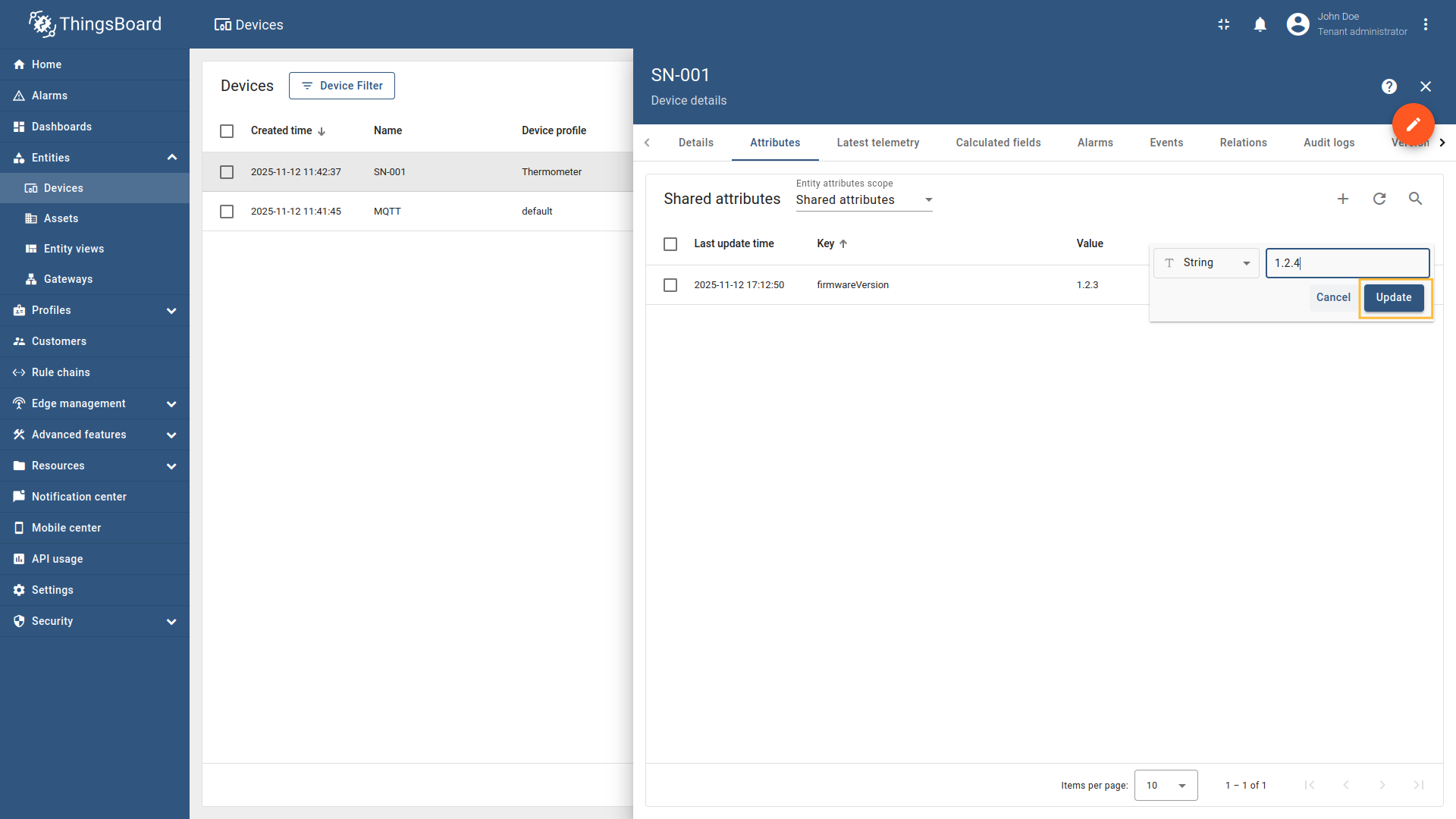 找到 `firmwareVersion` 属性并点击铅笔图标进行编辑。